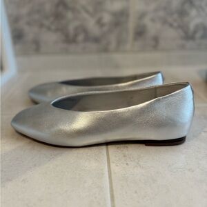 Silver Women's leather ballet flats